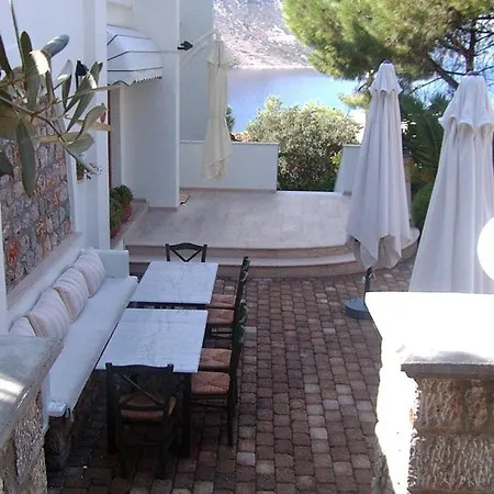 Oasis Hotel 2*