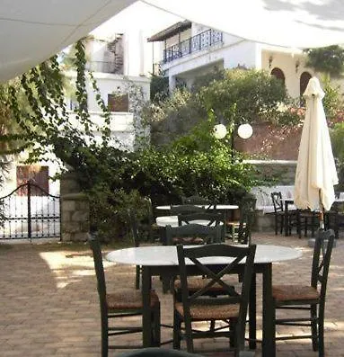 Oasis Hotel