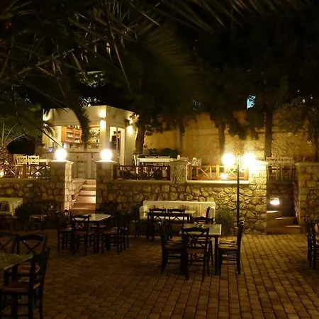 Oasis Hotel