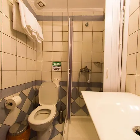 Oasis Hotel 2*